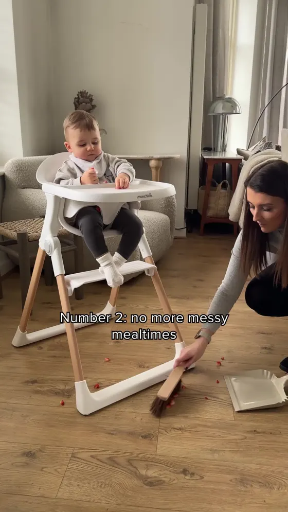 Munchkin video ad, number 2 no more messy mealtimes